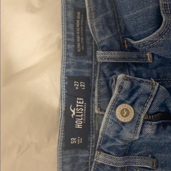 Holllister ultra high rise mom jean size 5 - Picture 2 of 2
